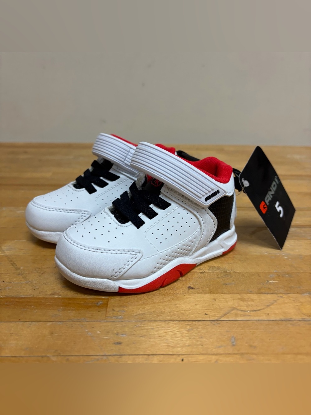 AND1 Baby Boys Athletic Strap Sneakers White Black Red Size 5 NWT